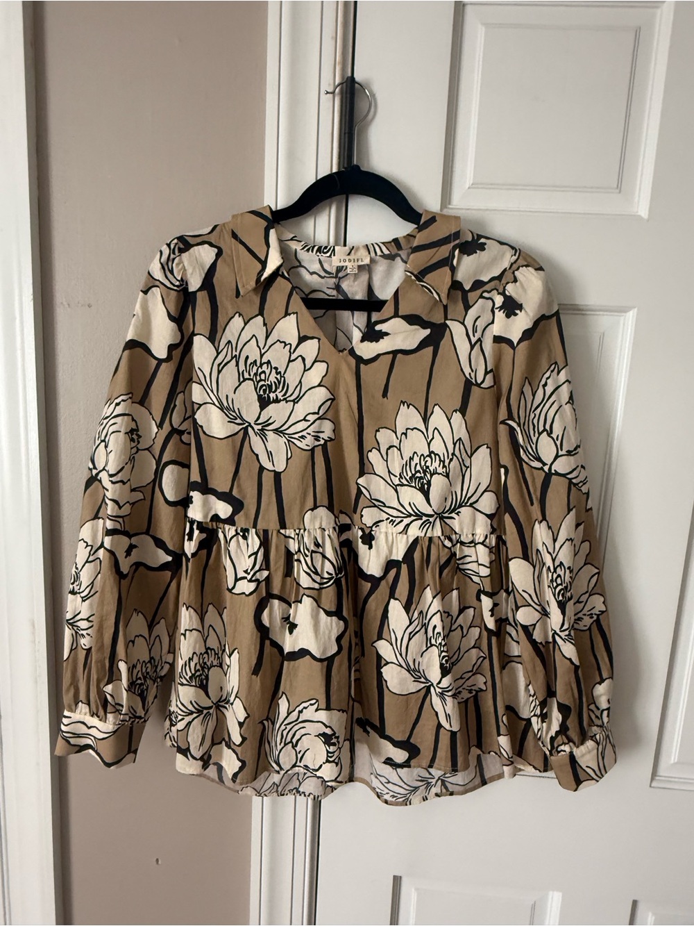 JODIFL Beige Floral Peplum Blouse with White Accents